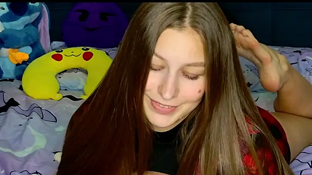 Snapshot of MissEmilyMiller chatting on 18, 11, 2025 MissEmilyMiller online show from 18, 11, 2025