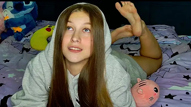 Snapshot of MissEmilyMiller chatting on 17, 11, 2025 MissEmilyMiller online show from 17, 11, 2025