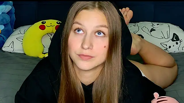 Snapshot of MissEmilyMiller chatting on 20, 11, 2025 MissEmilyMiller online show from 20, 11, 2025