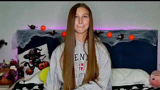 Snapshot of MissEmilyMiller chatting on 3, 11, 2025 MissEmilyMiller online show from 3, 11, 2025