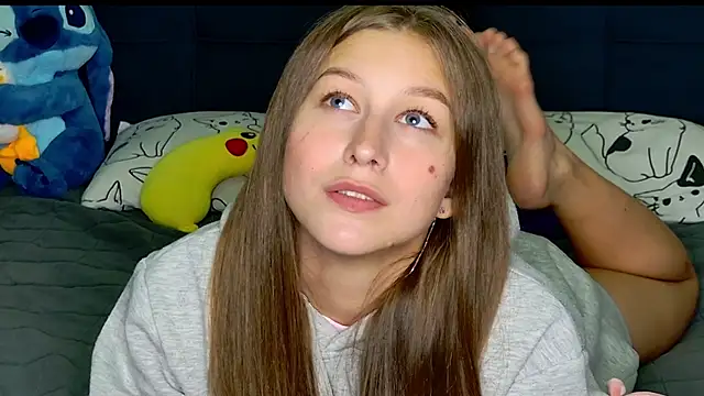 Snapshot of MissEmilyMiller chatting on 21, 11, 2025 MissEmilyMiller online show from 21, 11, 2025