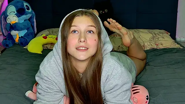 MissEmilyMiller online show from 4, 12, 2025