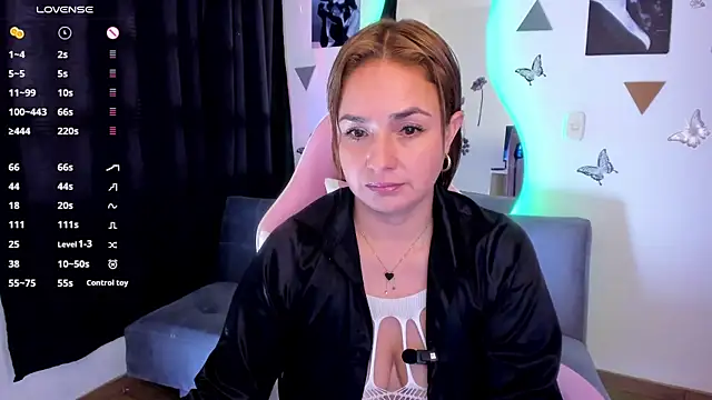 Snapshot of luciamature_ chatting on 9, 10, 2025 luciamature online show from 9, 10, 2025