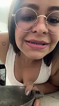 sweet shadil  online show from 5, 1, 2026