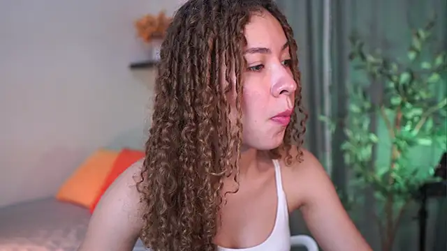 isabella-garcia- online show from 11, 11, 2025