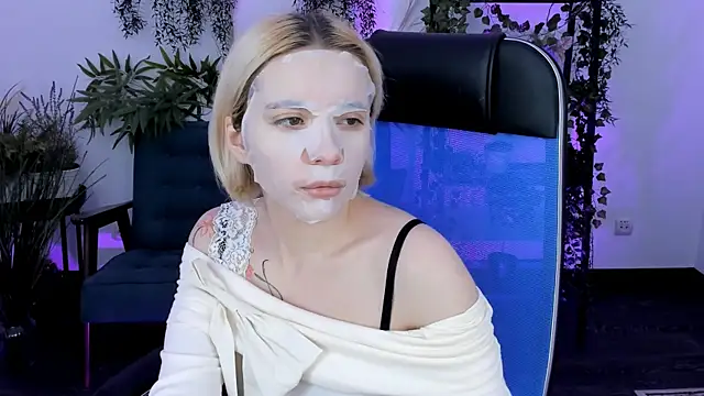 AuroraWrenfield online show from 5, 12, 2025