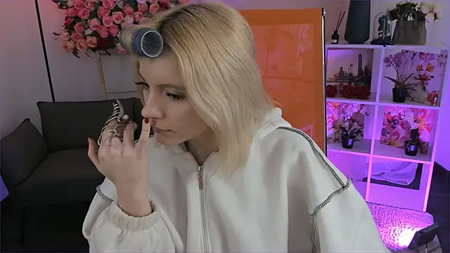 AuroraWrenfield online show from 13, 3, 2026