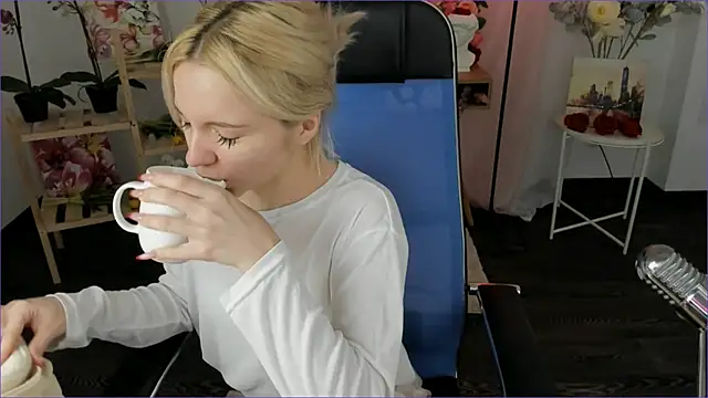 AuroraWrenfield online show from 6, 1, 2026