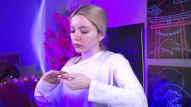 AuroraWrenfield online show from 24, 3, 2026