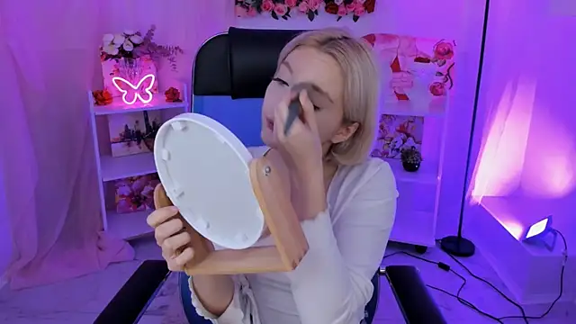 AuroraWrenfield online show from 30, 10, 2025