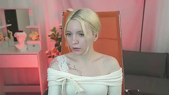 AuroraWrenfield online show from 13, 5, 2026