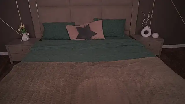 Snapshot of KateShanny chatting on 7, 11, 2025 KateShanny online show from 7, 11, 2025