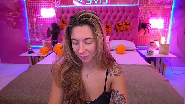 Snapshot of KateShanny chatting on 1, 11, 2025 KateShanny online show from 1, 11, 2025