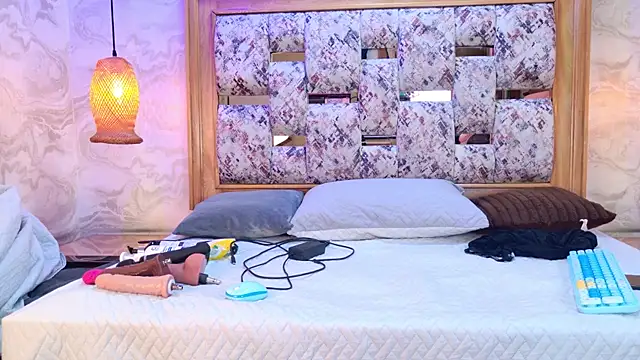 ZOLEY WATSON online show from 8, 1, 2026