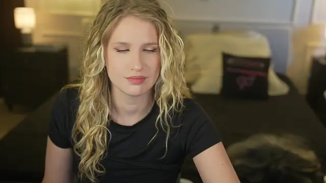 Scarlett Sweet054 online show from 25, 4, 2026