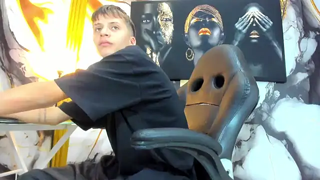 mono blonde online show from 13, 9, 2025