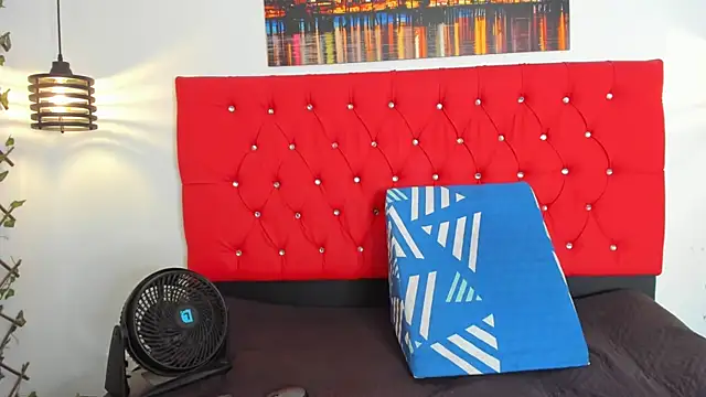 carolinacrus01 online show from 18, 10, 2025