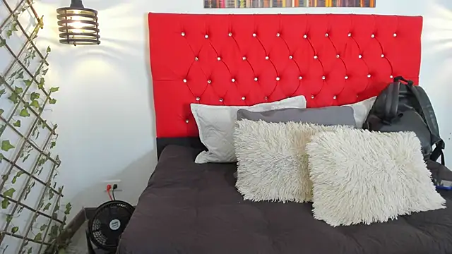 carolinacrus01 online show from 23, 10, 2025