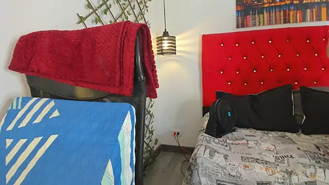 carolinacrus01 online show from 2, 10, 2025