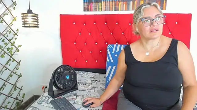 carolinacrus01 online show from 29, 9, 2025