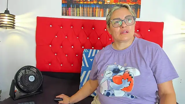 carolinacrus01 online show from 9, 11, 2025