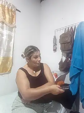 carolinacrus01 online show from 19, 12, 2025