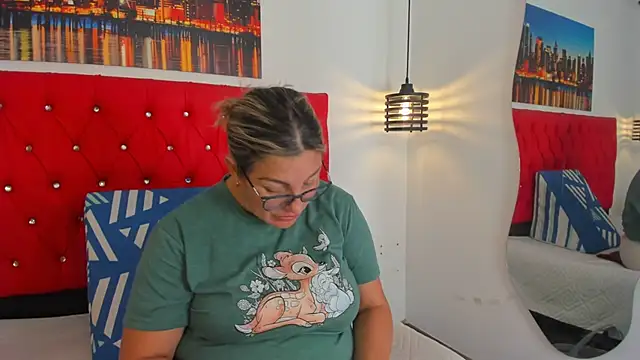 carolinacrus01 online show from 15, 12, 2025