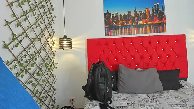 carolinacrus01 online show from 4, 10, 2025