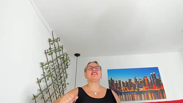 carolinacrus01 online show from 19, 10, 2025