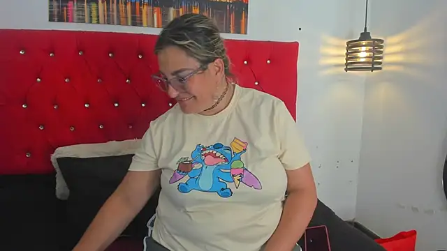 carolinacrus01 online show from 6, 2, 2026