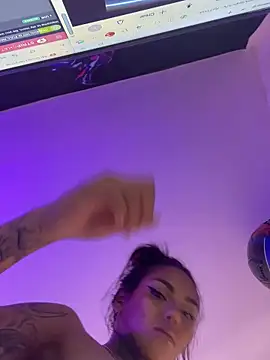 iamkatty  online show from 17, 9, 2025