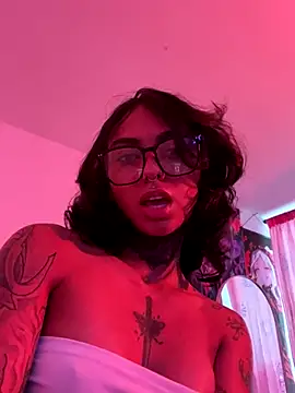 iamkatty  online show from 2, 11, 2025