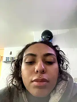 iamkatty  online show from 10, 10, 2025