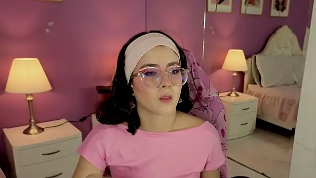 LiLLiAnderson online show from 6, 11, 2025