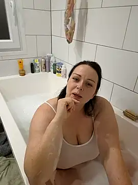Chrissy Christal online show from 18, 9, 2025