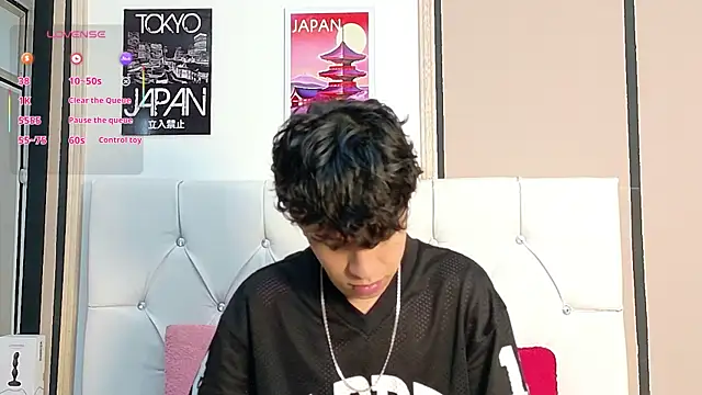 Axel  Evans online show from 6, 11, 2025