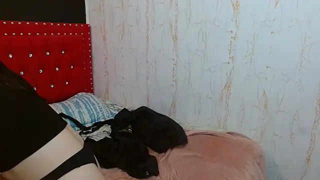 MiaKimky online show from 4, 10, 2025