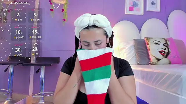 Snapshot of my_aleja_ chatting on 7, 11, 2025 my aleja online show from 7, 11, 2025