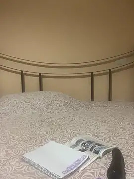 SarettaB90 online show from 4, 12, 2025