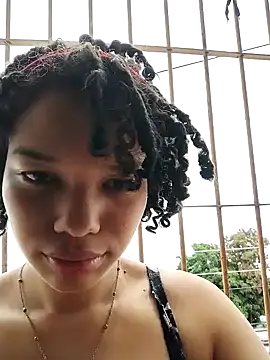 Snapshot of ChloeRaviss chatting on 28, 10, 2025 ChloeRaviss online show from 28, 10, 2025