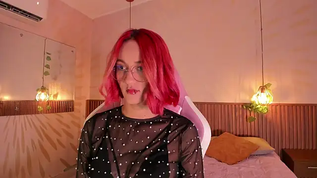 daphne courtis online show from 13, 4, 2026