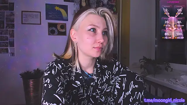 Snapshot of Nicole_matt chatting on 14, 12, 2025 Nicole matt online show from 14, 12, 2025