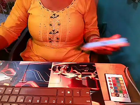 Snapshot of PREETI_BABY chatting on 4, 7, 2026 PREETI BABY online show from 4, 7, 2026