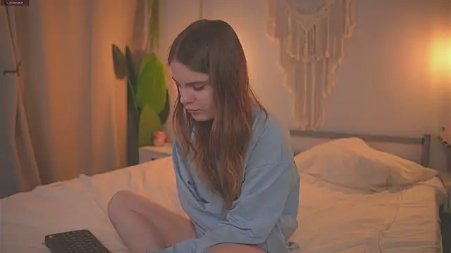 Lu  Lane online show from 16, 10, 2025