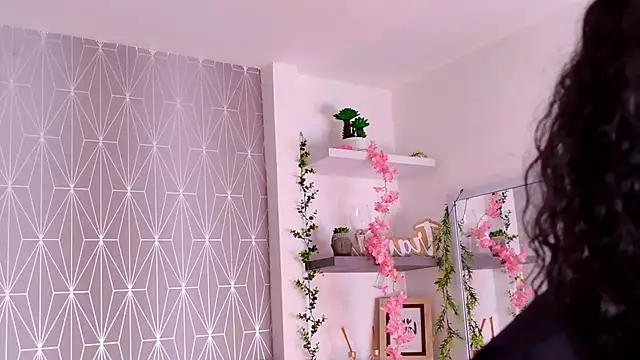 Snapshot of Celine_Lee chatting on 30, 10, 2025 Celine Lee online show from 30, 10, 2025