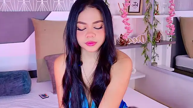 Snapshot of Celine_Lee chatting on 7, 11, 2025 Celine Lee online show from 7, 11, 2025