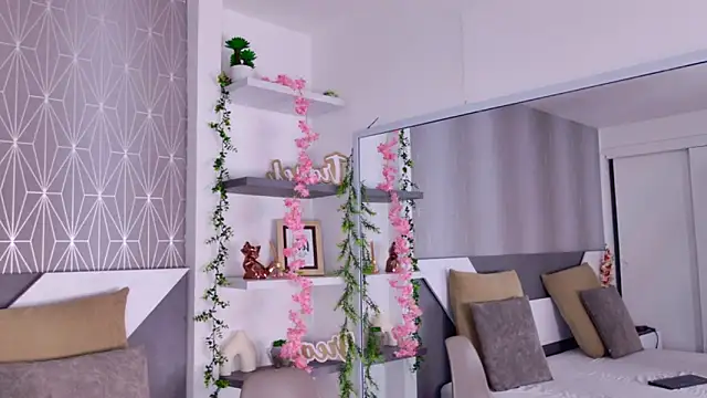 Snapshot of Celine_Lee chatting on 8, 9, 2025 Celine Lee online show from 8, 9, 2025