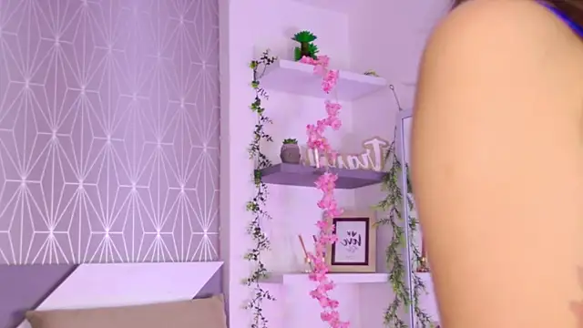 Snapshot of Celine_Lee chatting on 14, 11, 2025 Celine Lee online show from 14, 11, 2025