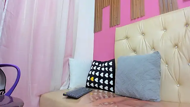 Lucia Spear online show from 9, 1, 2026