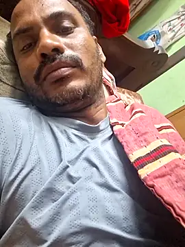 cutecouple1983 online show from 4, 12, 2025